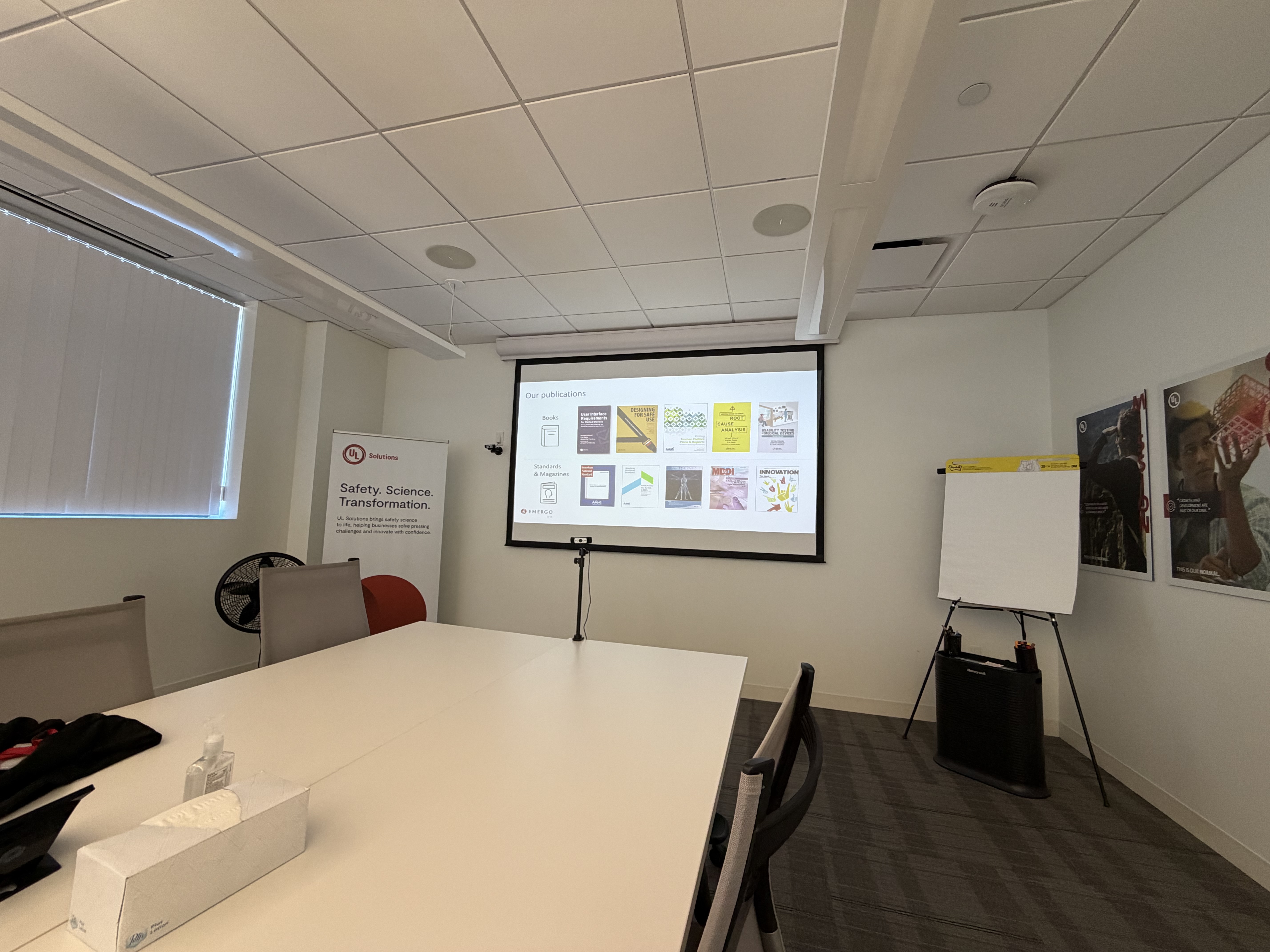 Meeting room and presentation at UL